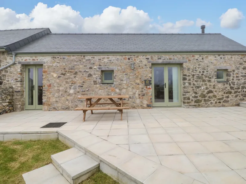 Dairy Cottage exterior and garden